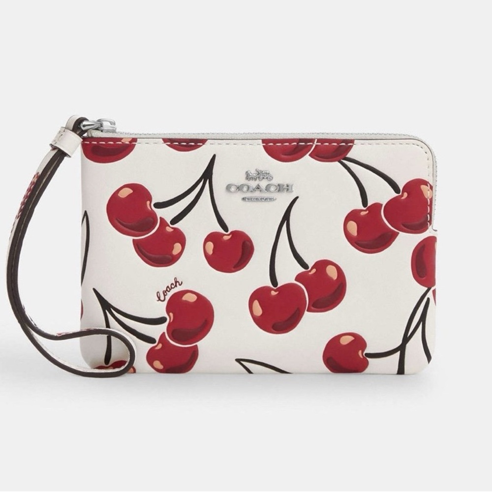 ❤️❤️❤️Coach Cherry Print Wristlet❤️❤️❤️